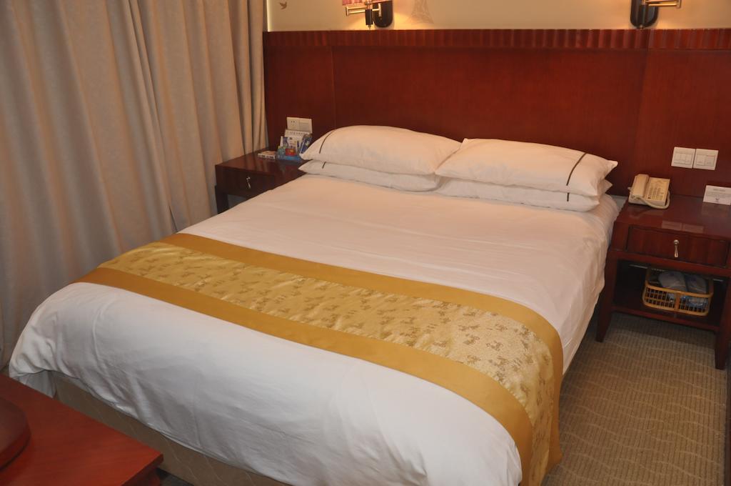 Starway Hotel Silver Zhuhai Oda fotoğraf