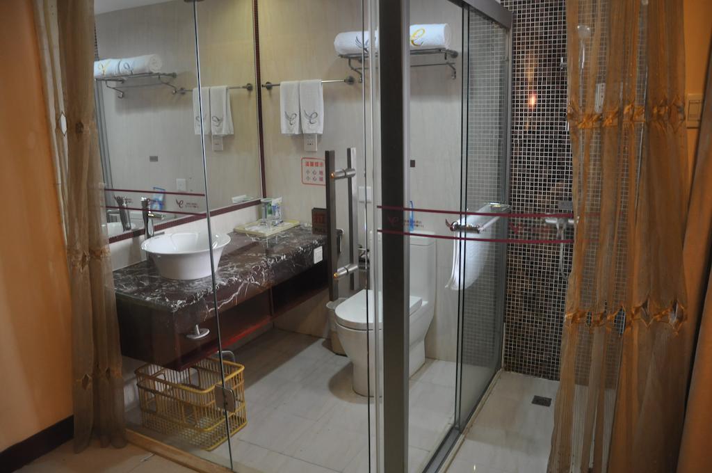 Starway Hotel Silver Zhuhai Oda fotoğraf