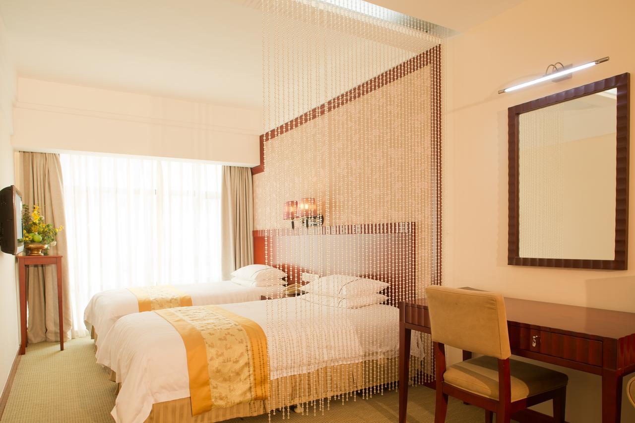 Starway Hotel Silver Zhuhai Dış mekan fotoğraf