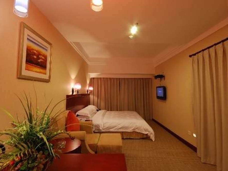 Starway Hotel Silver Zhuhai Dış mekan fotoğraf