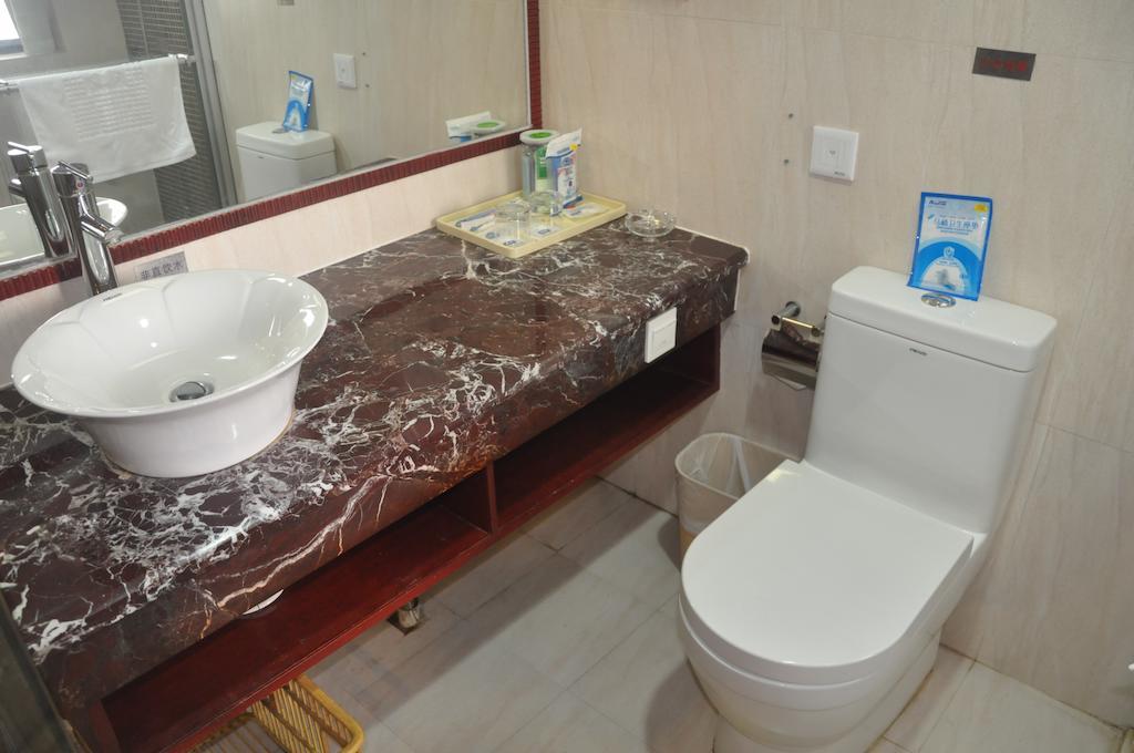 Starway Hotel Silver Zhuhai Oda fotoğraf