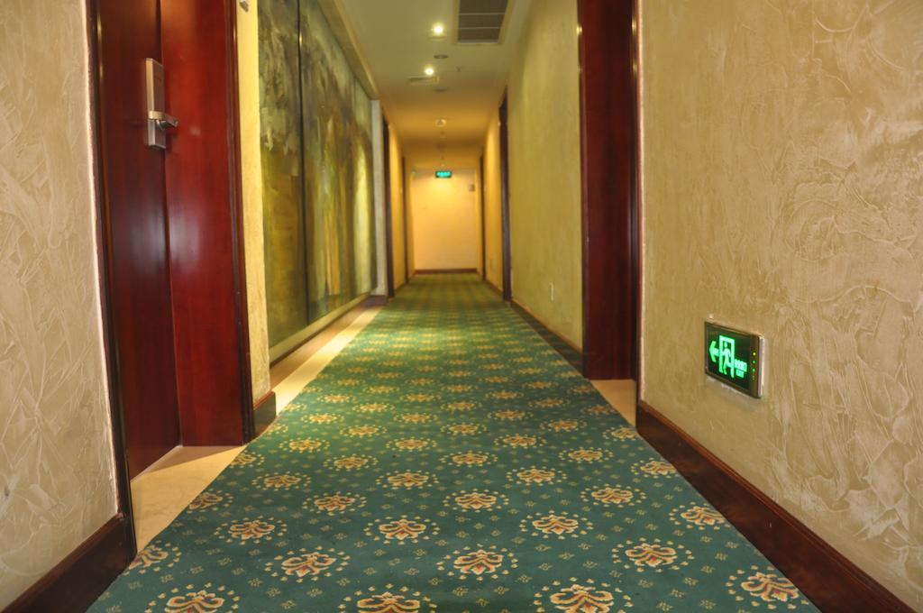 Starway Hotel Silver Zhuhai Dış mekan fotoğraf