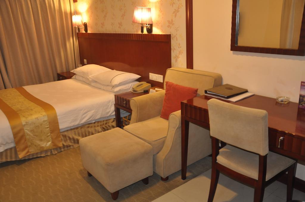 Starway Hotel Silver Zhuhai Dış mekan fotoğraf